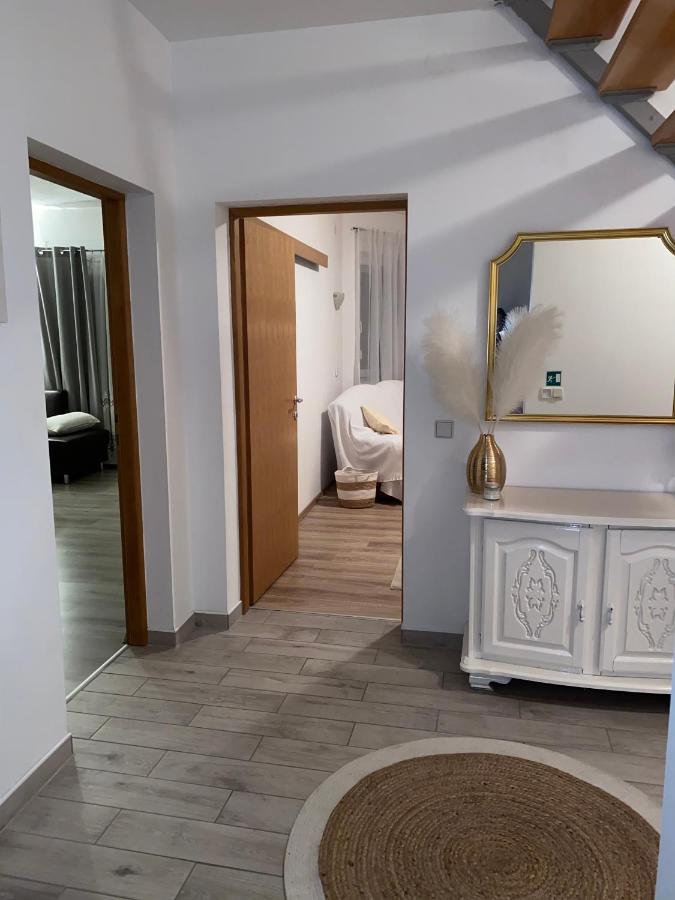Three bedroom apartment between Trogir&Split Kaštela Buitenkant foto
